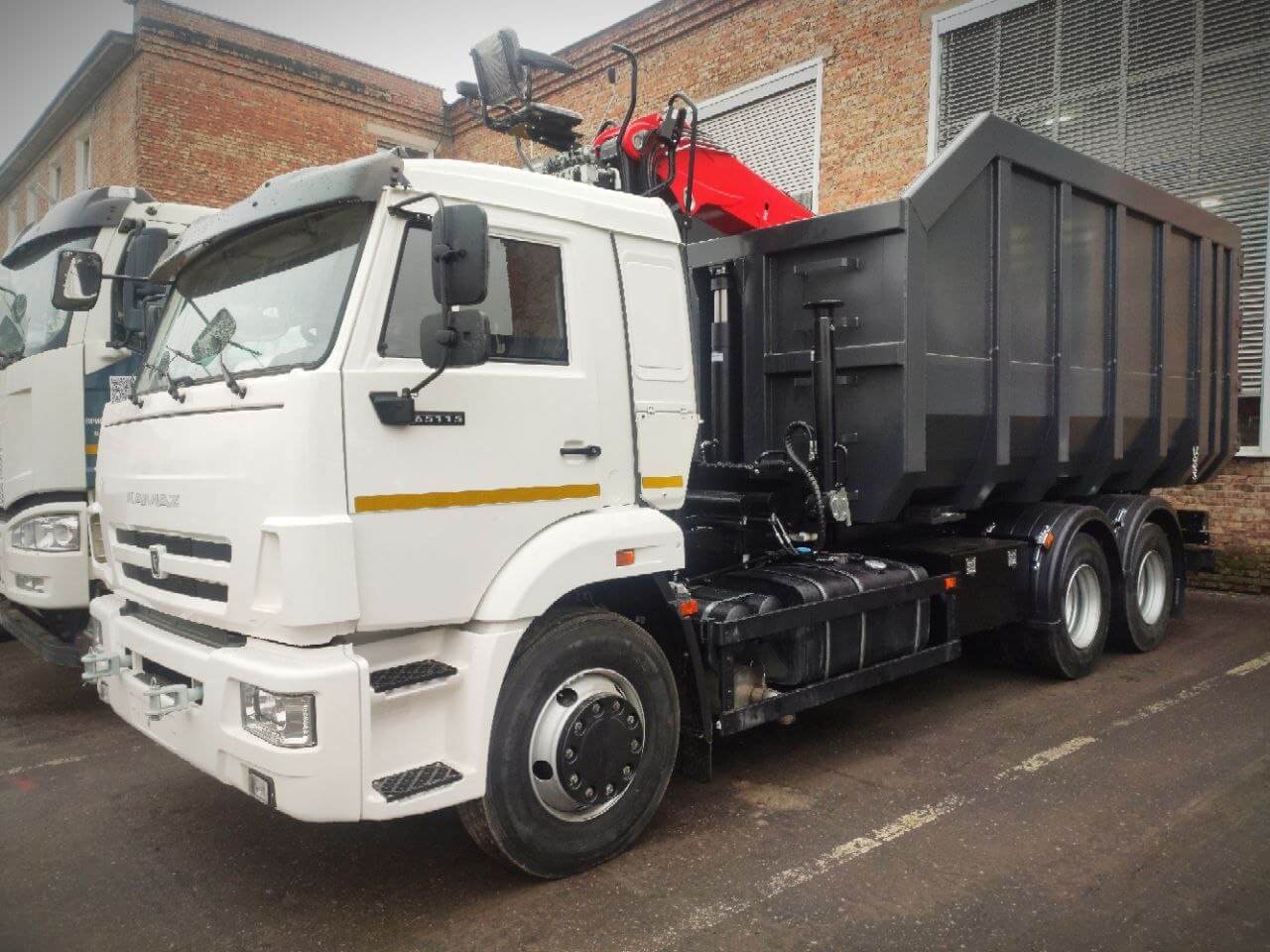 Ломовоз КАМАЗ 65115-3094-48 с КМУ ВМ10-74М